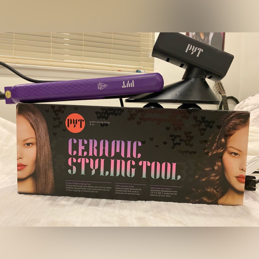 Ceramic styling tool this is like new.